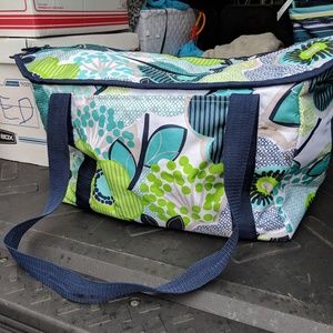 Large insulated tote